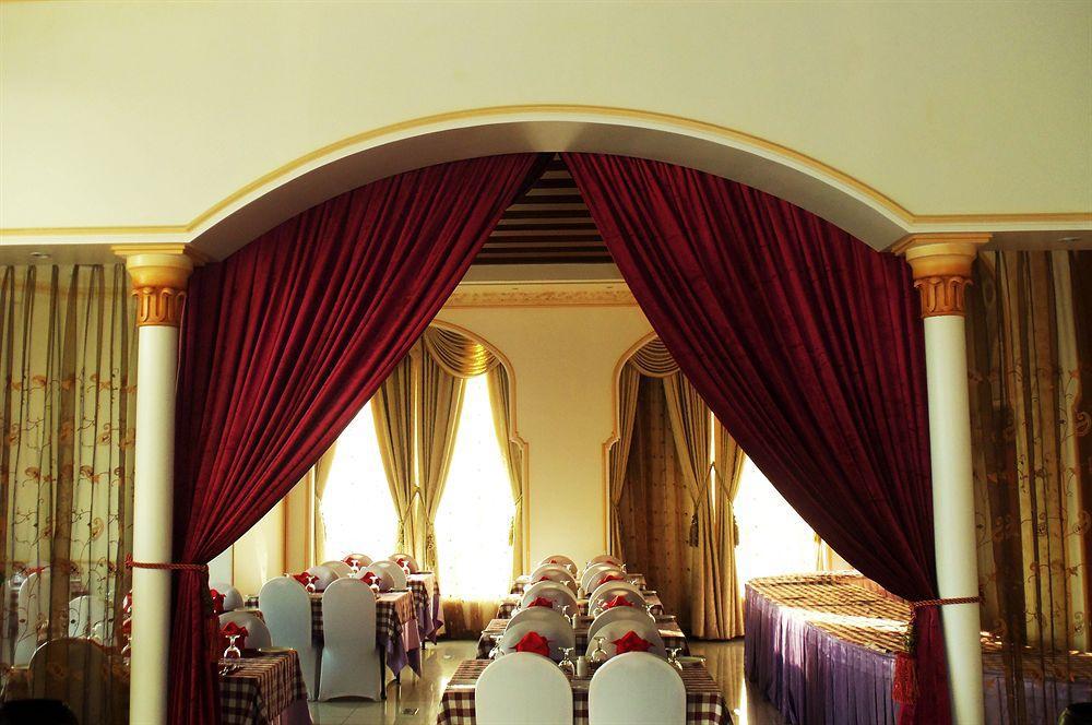 Al Maha Int Hotel Oman Maskat Restaurace fotografie